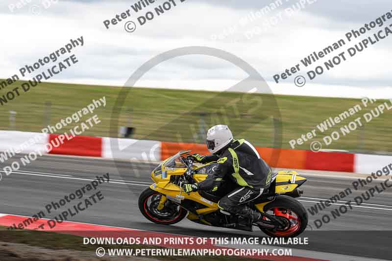 cadwell no limits trackday;cadwell park;cadwell park photographs;cadwell trackday photographs;enduro digital images;event digital images;eventdigitalimages;navarra;no limits trackdays;peter wileman photography;racing digital images;trackday digital images;trackday photos